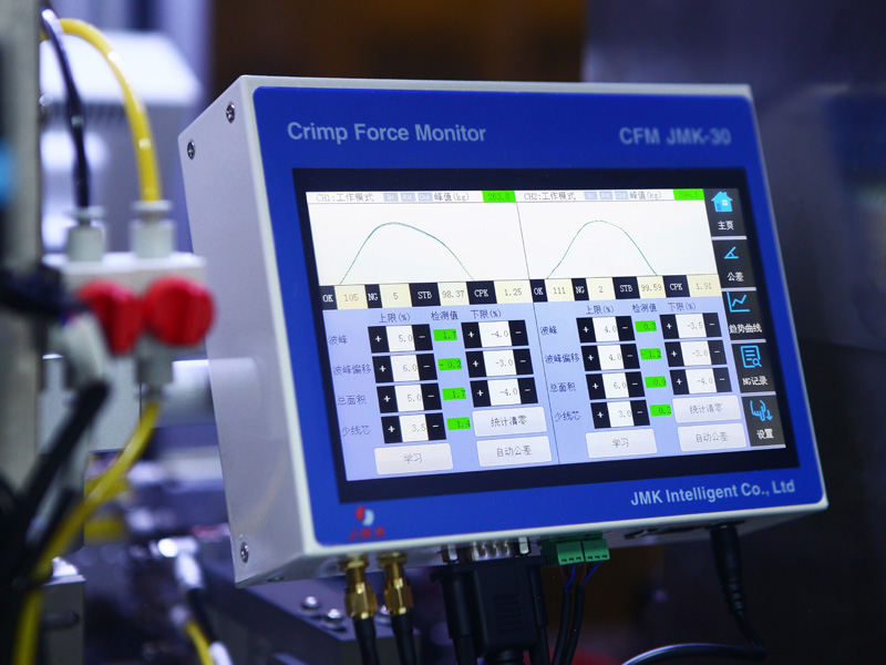 Double-end wire harness assembly machine